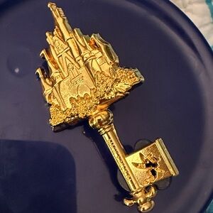 Gold Disneyland Key Pin